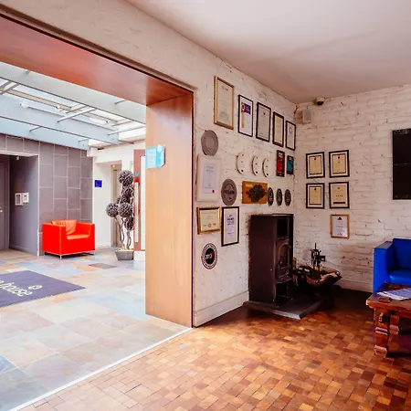 فندق آيس هاوس