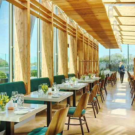 Ice House Hotel 4*