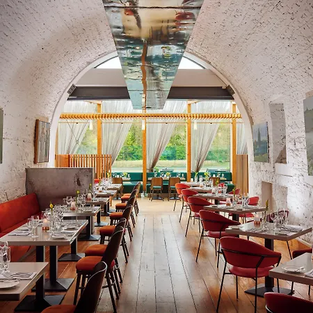 Ice House Hotel